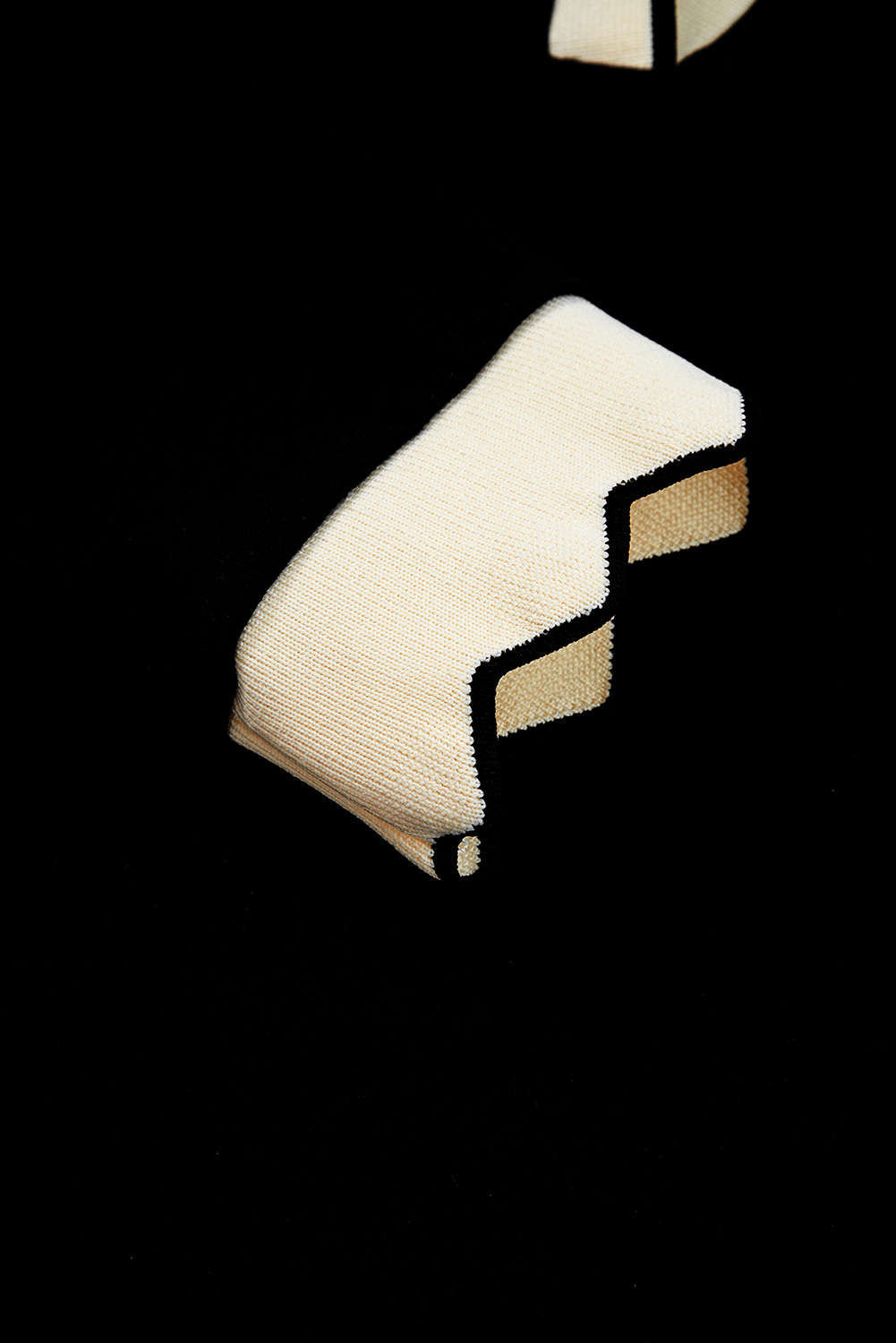 Black Scallop Trim Color Block Long Sleeve Collared Top - Image 6