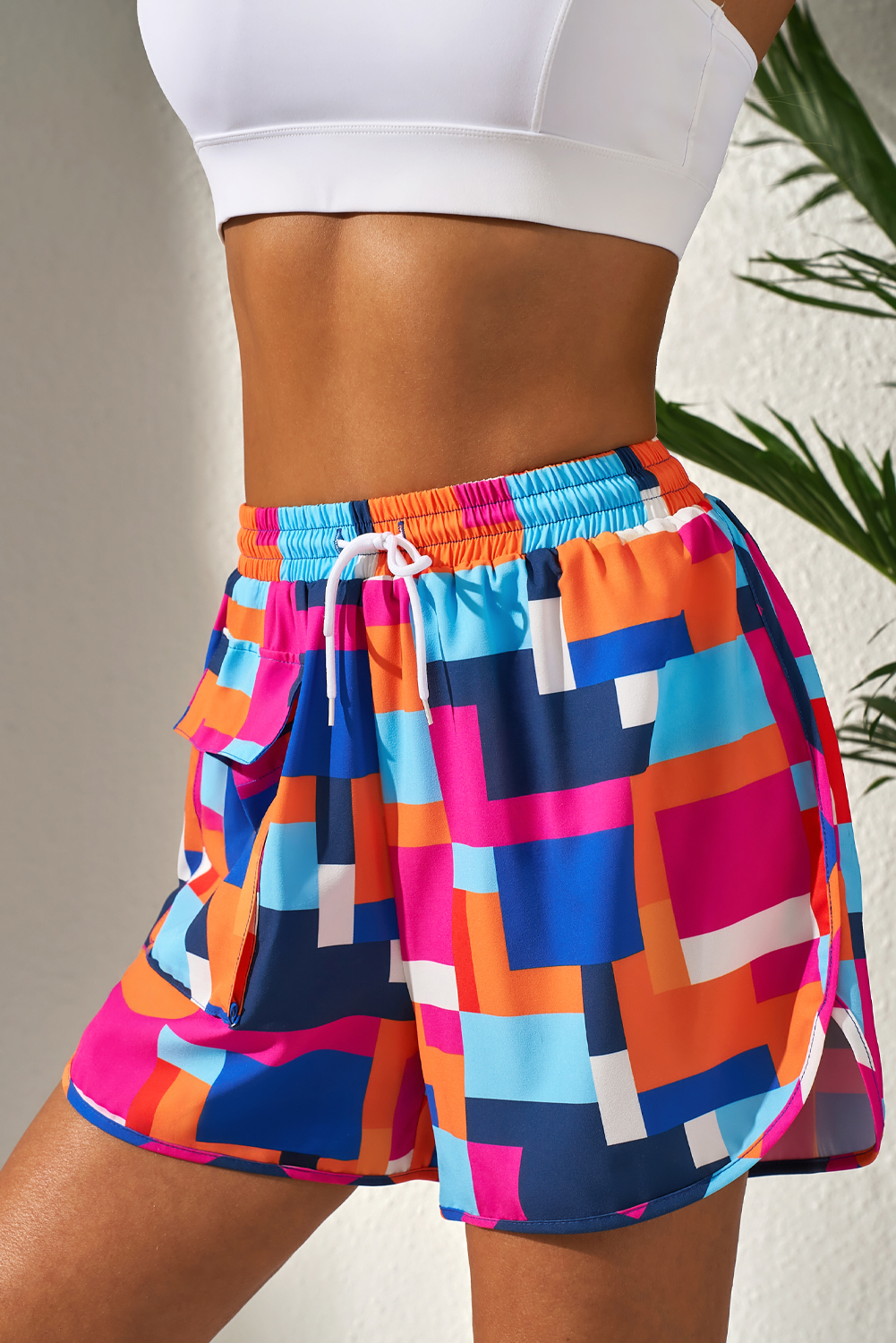 Rose Geometric Printed Drawstring Waist Beach Shorts with Pockets - Image 4