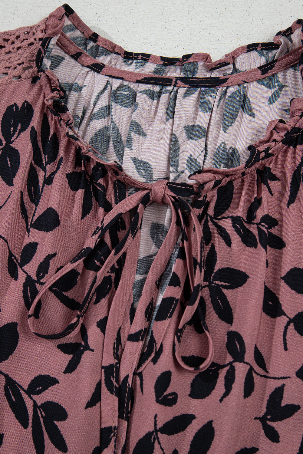 Brown Leaf Print Lace-up V Neck Crinckled Tank Top - Image 8