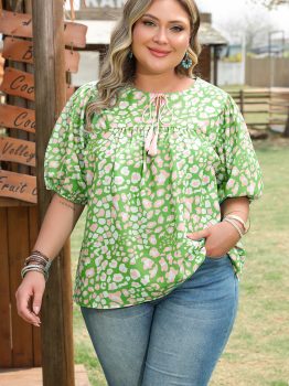 Green Plus Size Floral Tassel Tie Split Neck Puff Sleeve Blouse