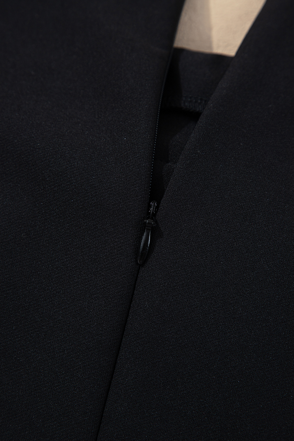 Black Contrast Bowknot Applique Crew Neck Sleeveless Mini Dress - Image 8