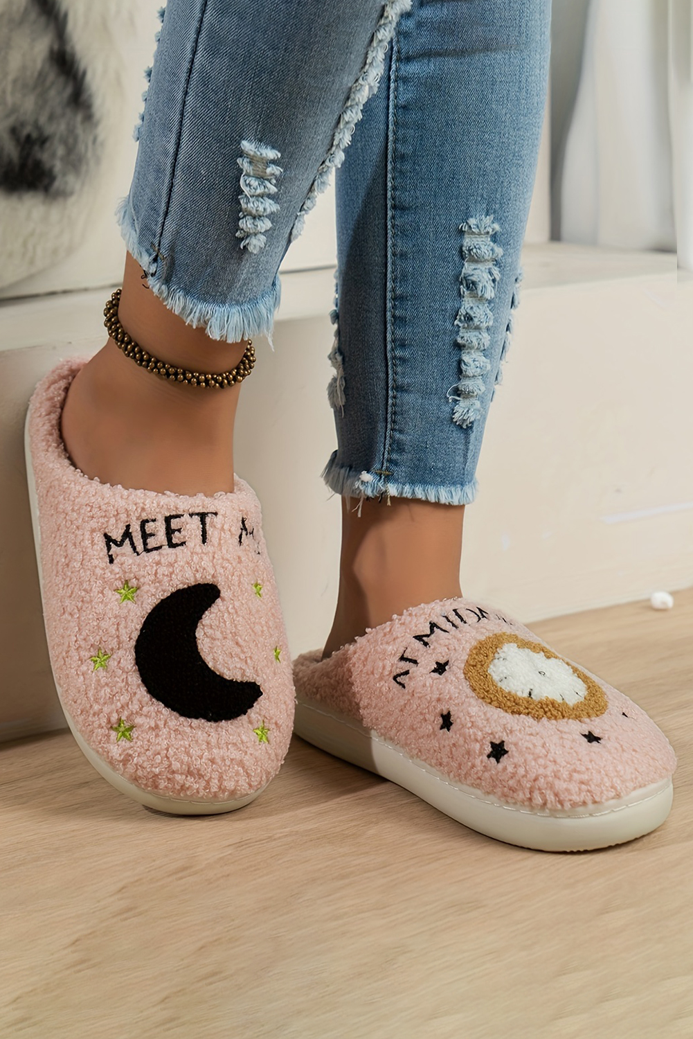 Light Pink Moon & Clock Pattern Fuzzy Home Slippers - Image 2