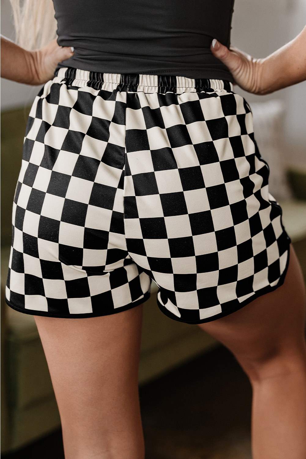 Black Checkered Drawstring Elastic Waist Casual Shorts - Image 6