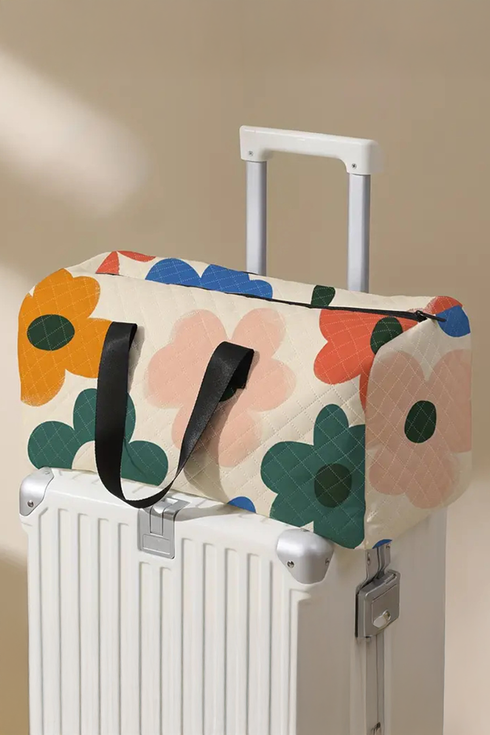 White Flower Print Quilted Large Duffel Bag - Image 4