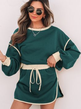 Evergreen Color Contrast Loose Pullover and Lace-up Waist Skort Set