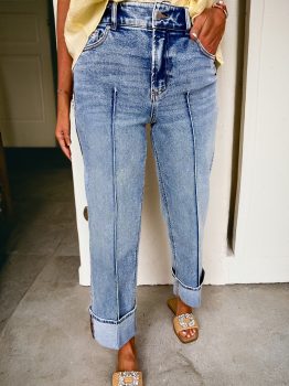 Myosotis Center Seam Cuffed Hem Straight High Waist Jeans