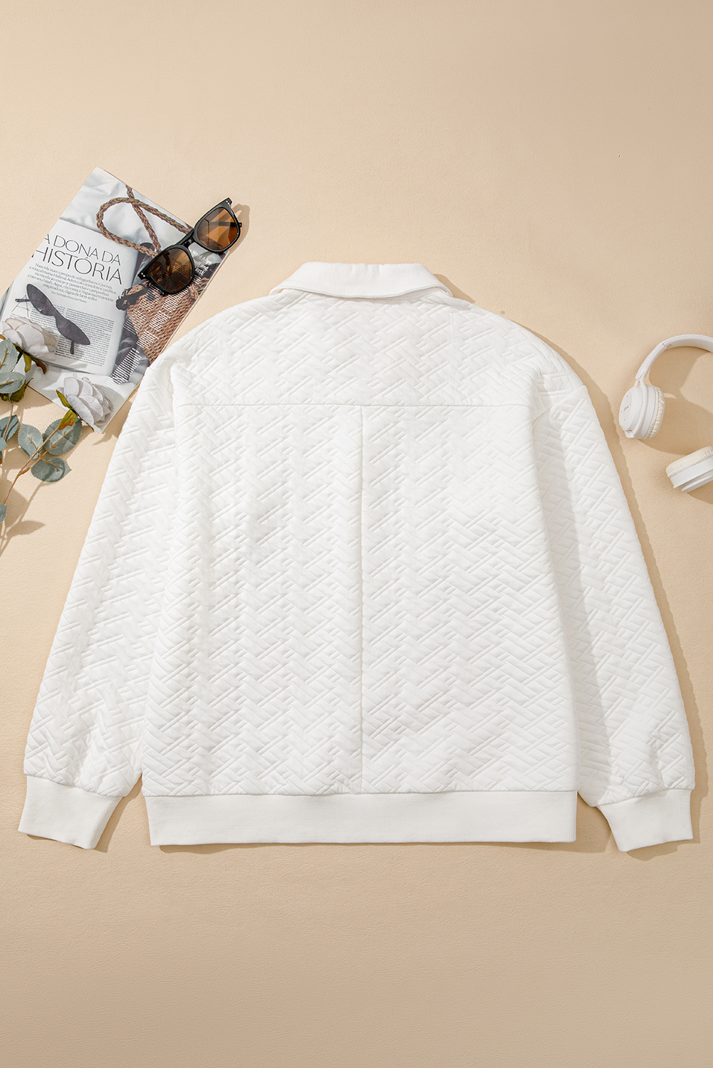 White Textured Pocketed Collared V Neck Pullover Sweatshirt - Image 4