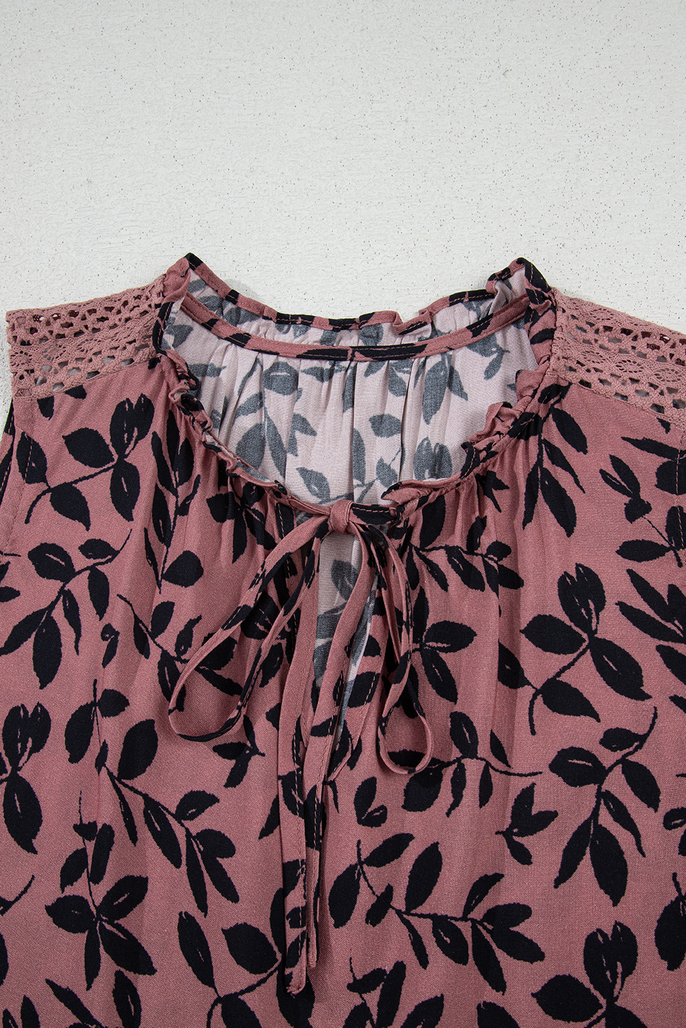 Brown Leaf Print Lace-up V Neck Crinckled Tank Top - Image 5