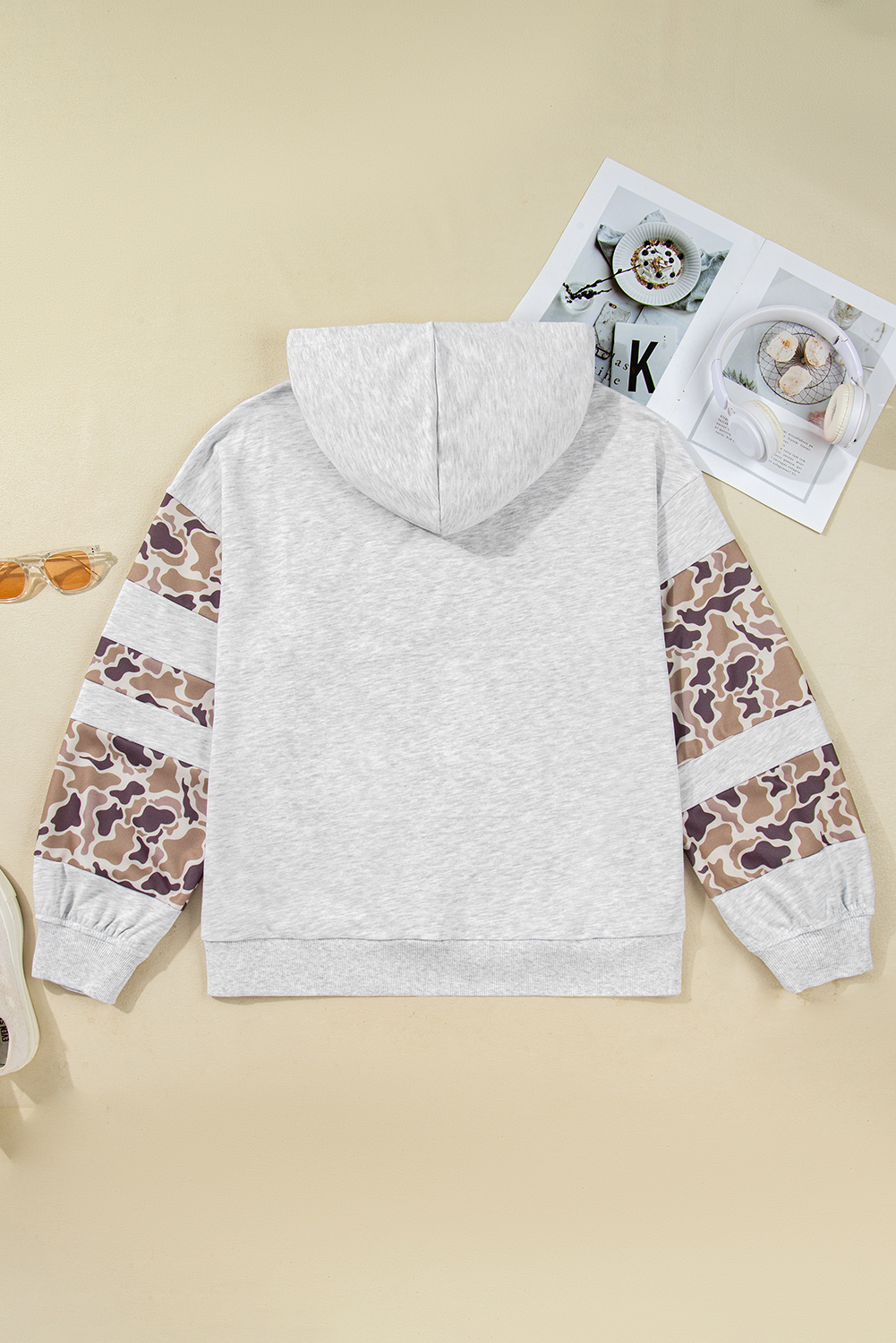 Light Grey Camouflage Patchwork Asymmetric Sleeve Plus Size Hoodie - Image 3
