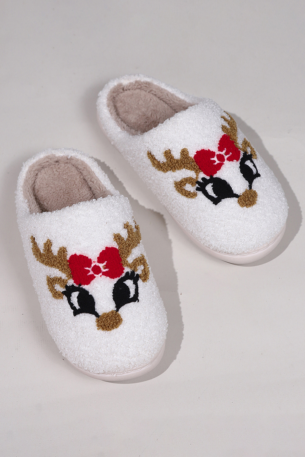 White Christmas Cartoon Pattern Plush Slippers - Image 5