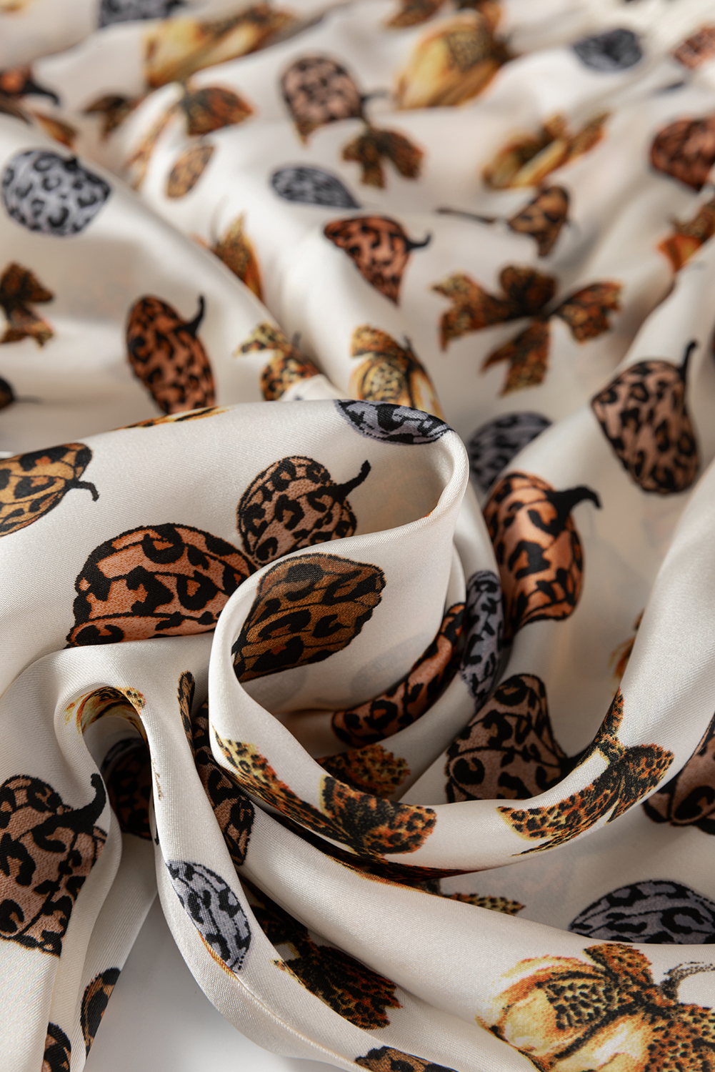 Beige Leopard Pumpkin Allover Halloween 2pcs Pajama Set - Image 7