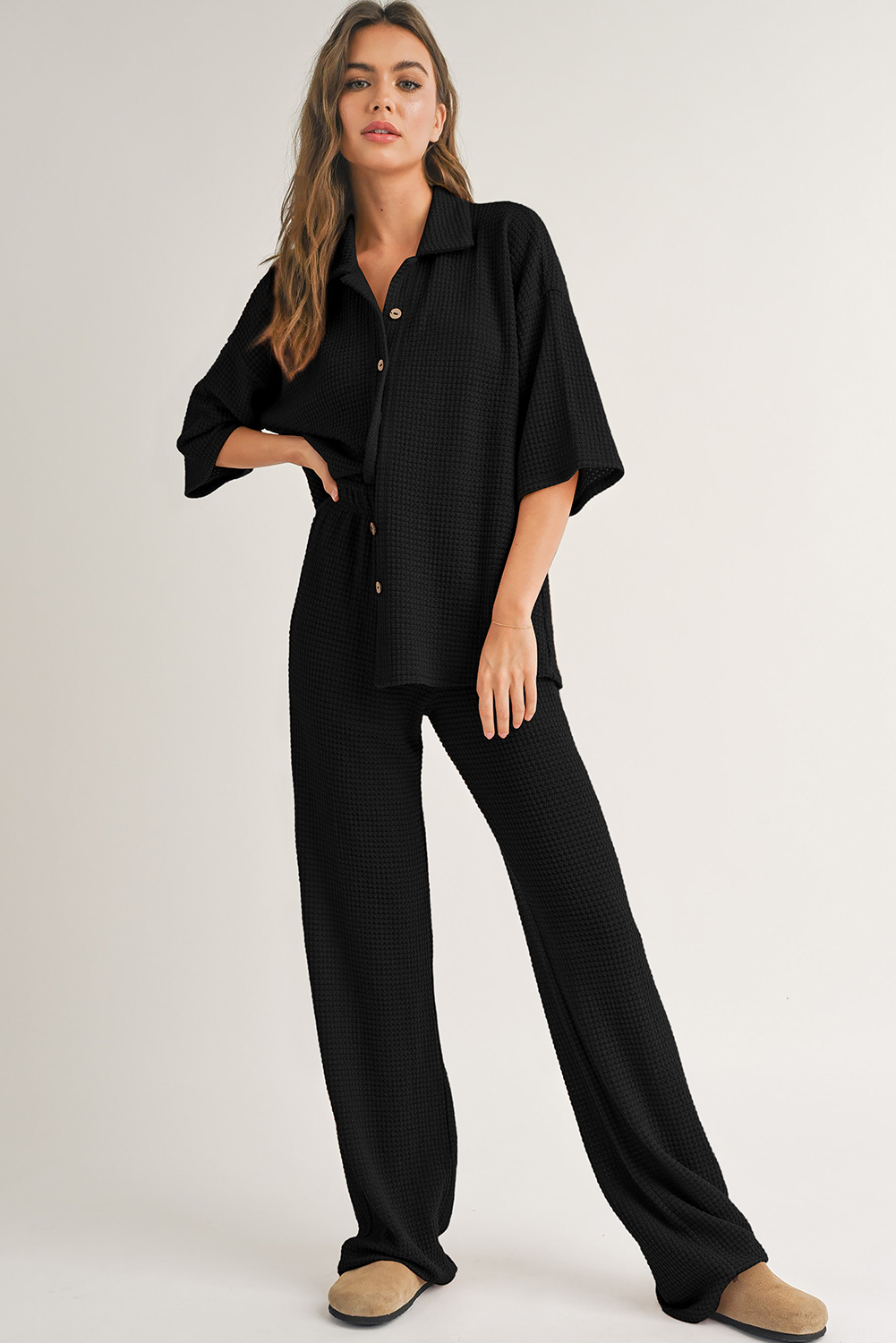 Black Solid Color Textured Buttoned Shirt and Casual Pants Set - Image 4