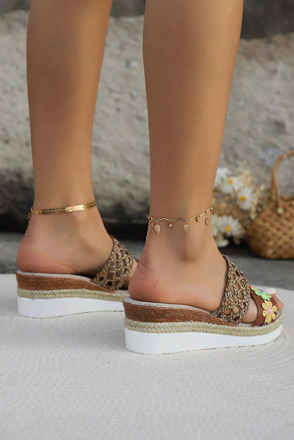White Floral Print Braided Details Wedge Slippers - Image 5