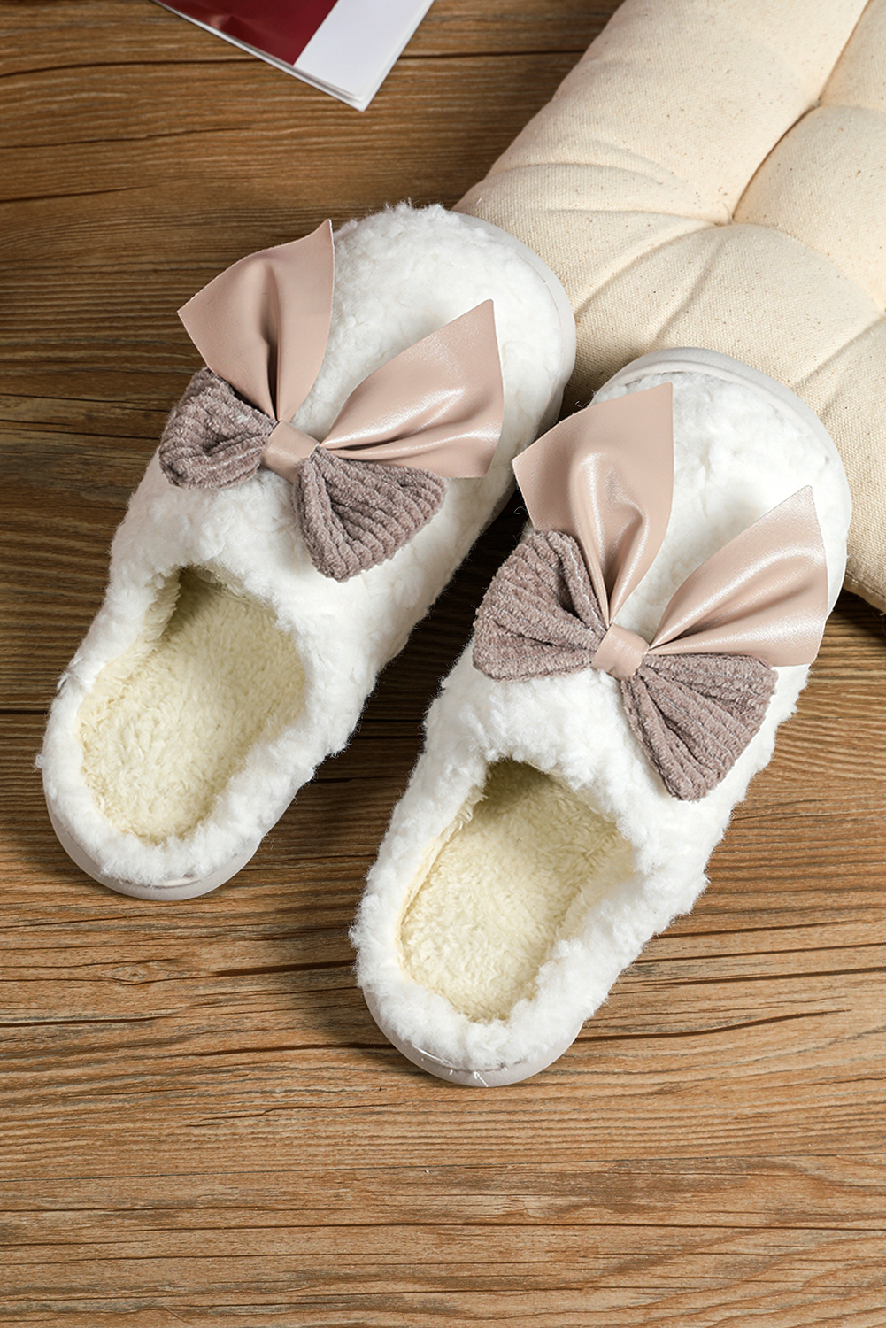 White Contrast Bowknot Applique Plush Winter Slippers (Bow Colors May Differ by Batch) - Image 8