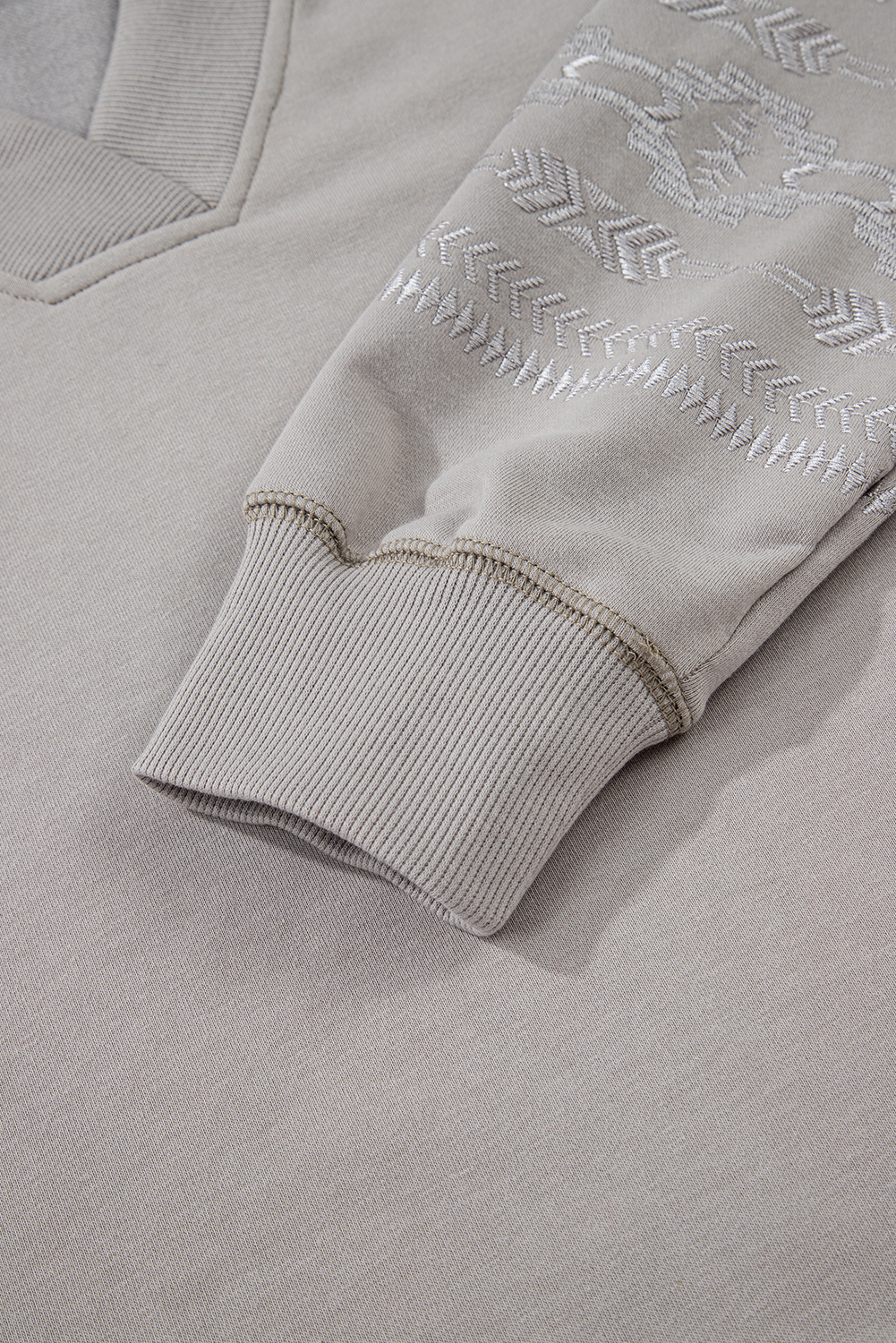 Parchment Aztec Embroidered Western V Neck Sweatshirt - Image 9