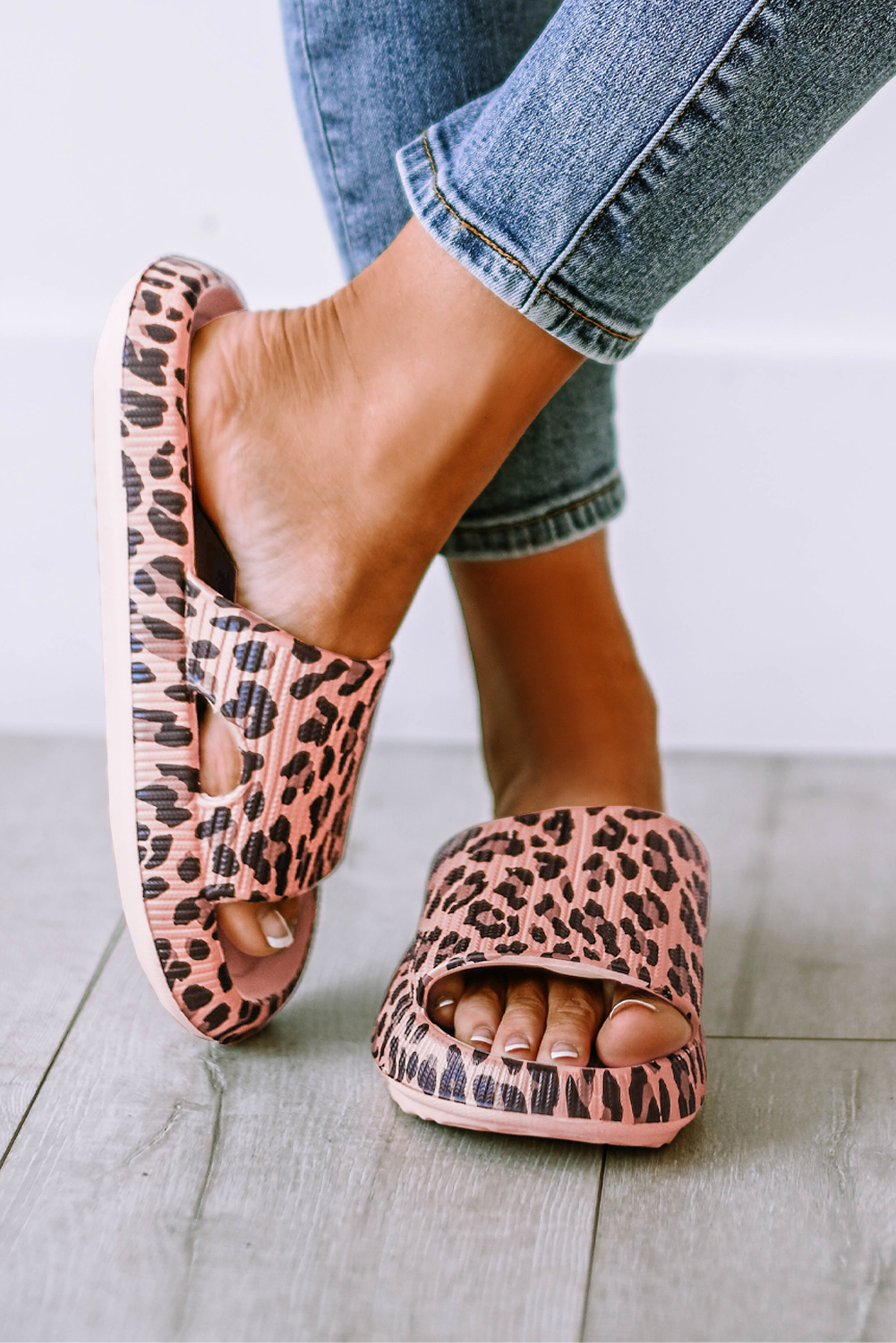 Pink Leopard Print Thick Sole Slip On Slippers - Image 2