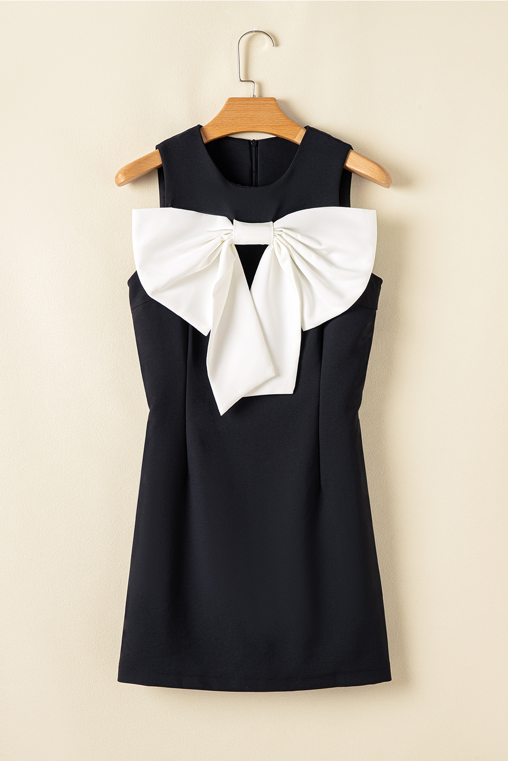 Black Contrast Bowknot Applique Crew Neck Sleeveless Mini Dress - Image 4