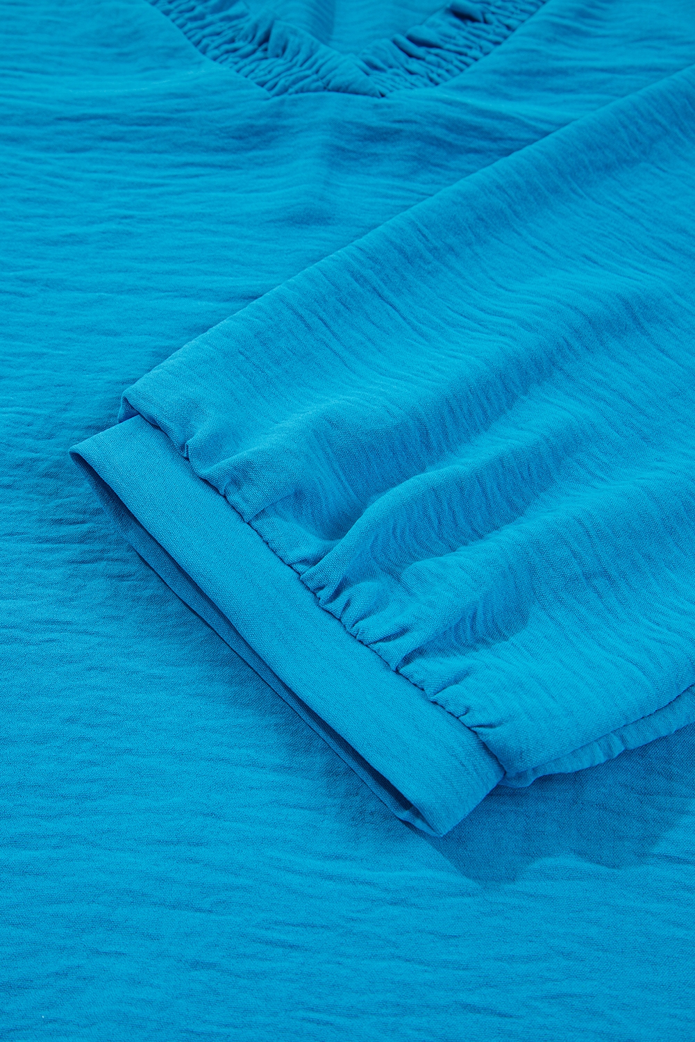 Sky Blue Frilled V Neckline Bracelet Sleeve Crinkled Blouse - Image 7