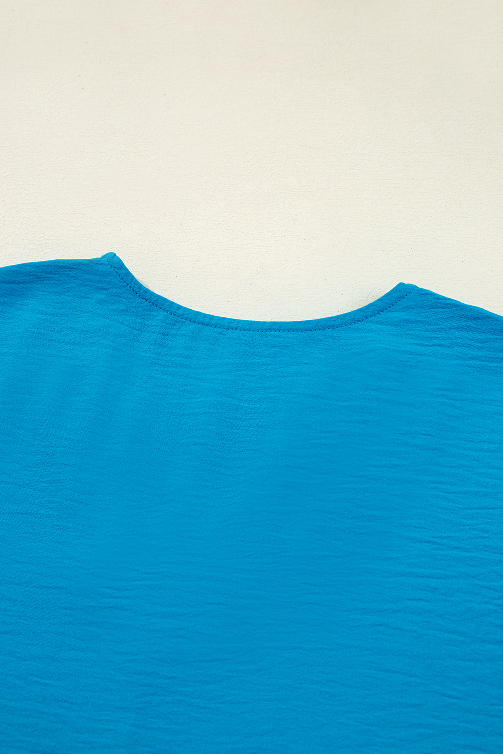 Sky Blue Frilled V Neckline Bracelet Sleeve Crinkled Blouse - Image 6