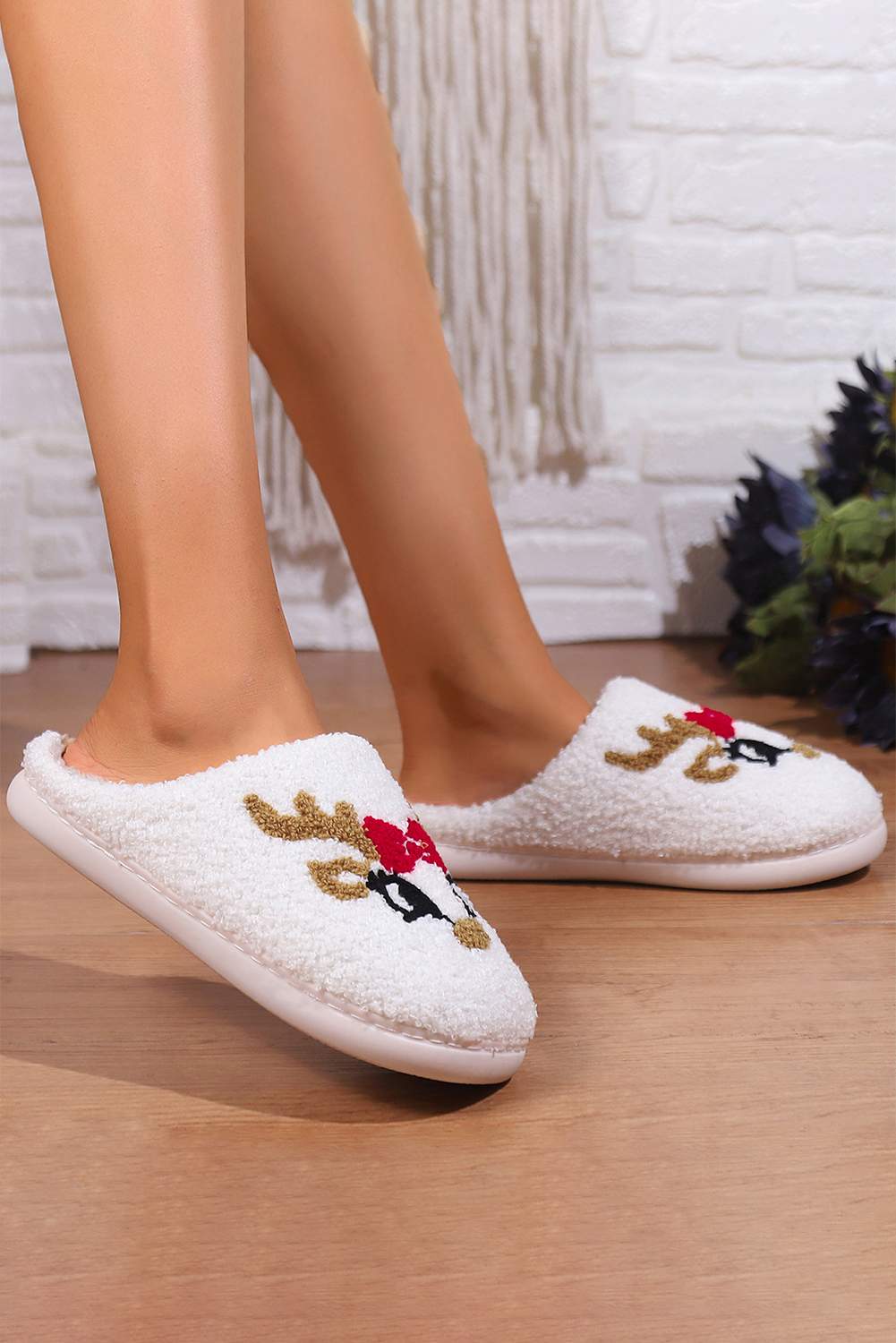 White Christmas Cartoon Pattern Plush Slippers - Image 2