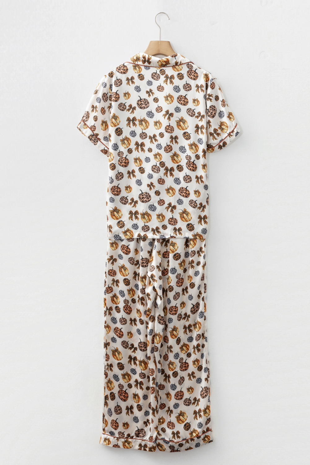 Beige Leopard Pumpkin Allover Halloween 2pcs Pajama Set - Image 4
