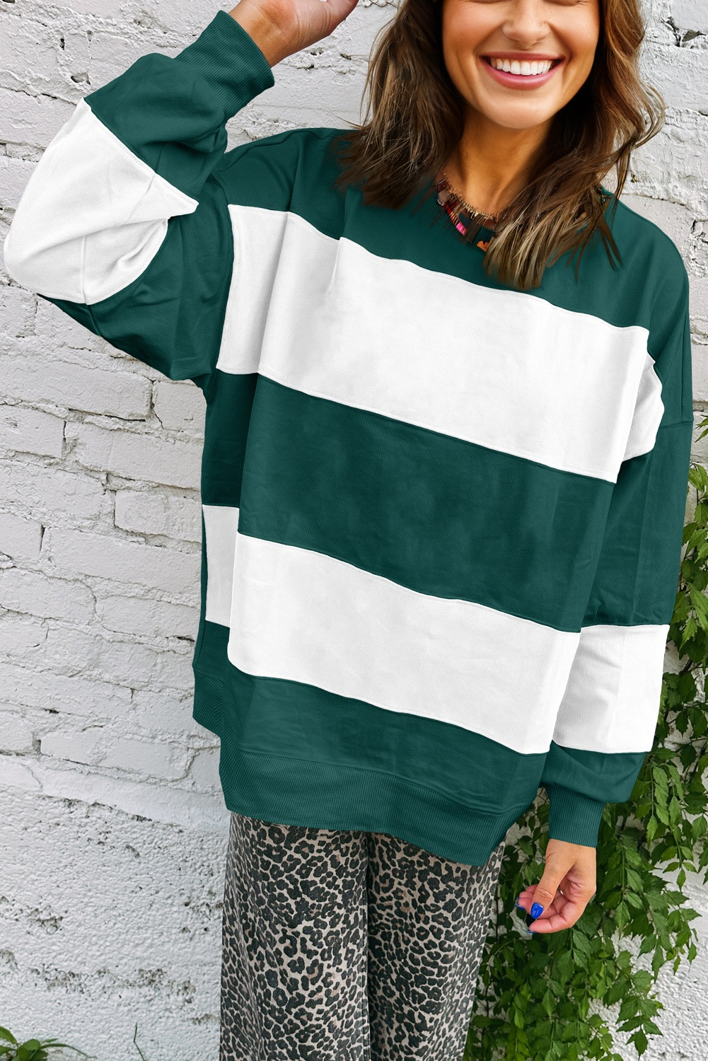 Evergreen Colorblock Drop Shoulder Baggy Sweatshirt - Image 2