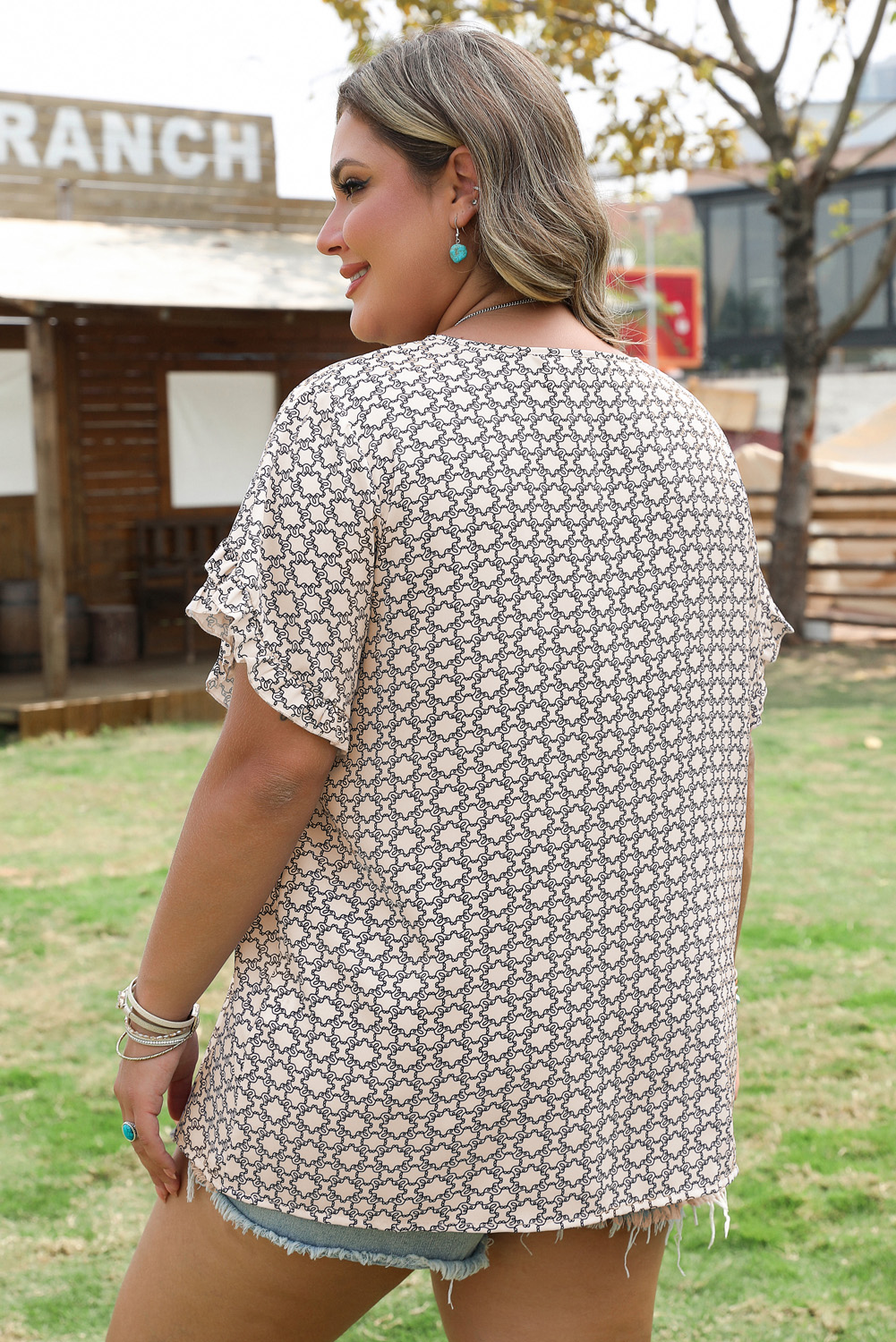 Khaki Plus Size Geometric Print Ruffled Sleeve Blouse - Image 2