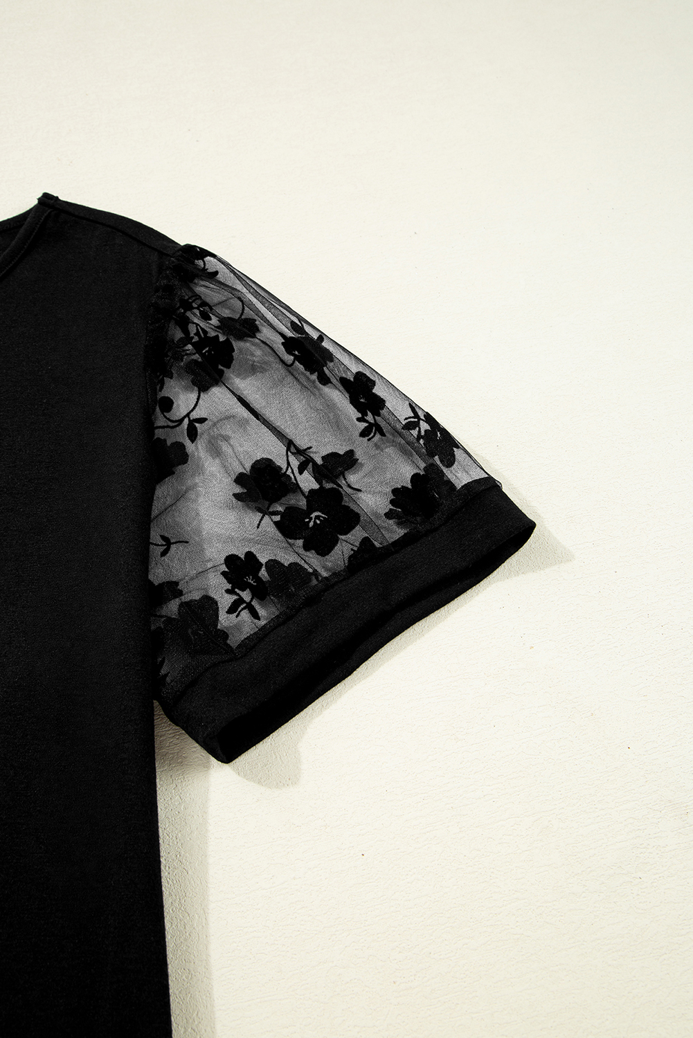 Black Floral Mesh Patchwork Loose V Neck Plus Size T Shirt - Image 8