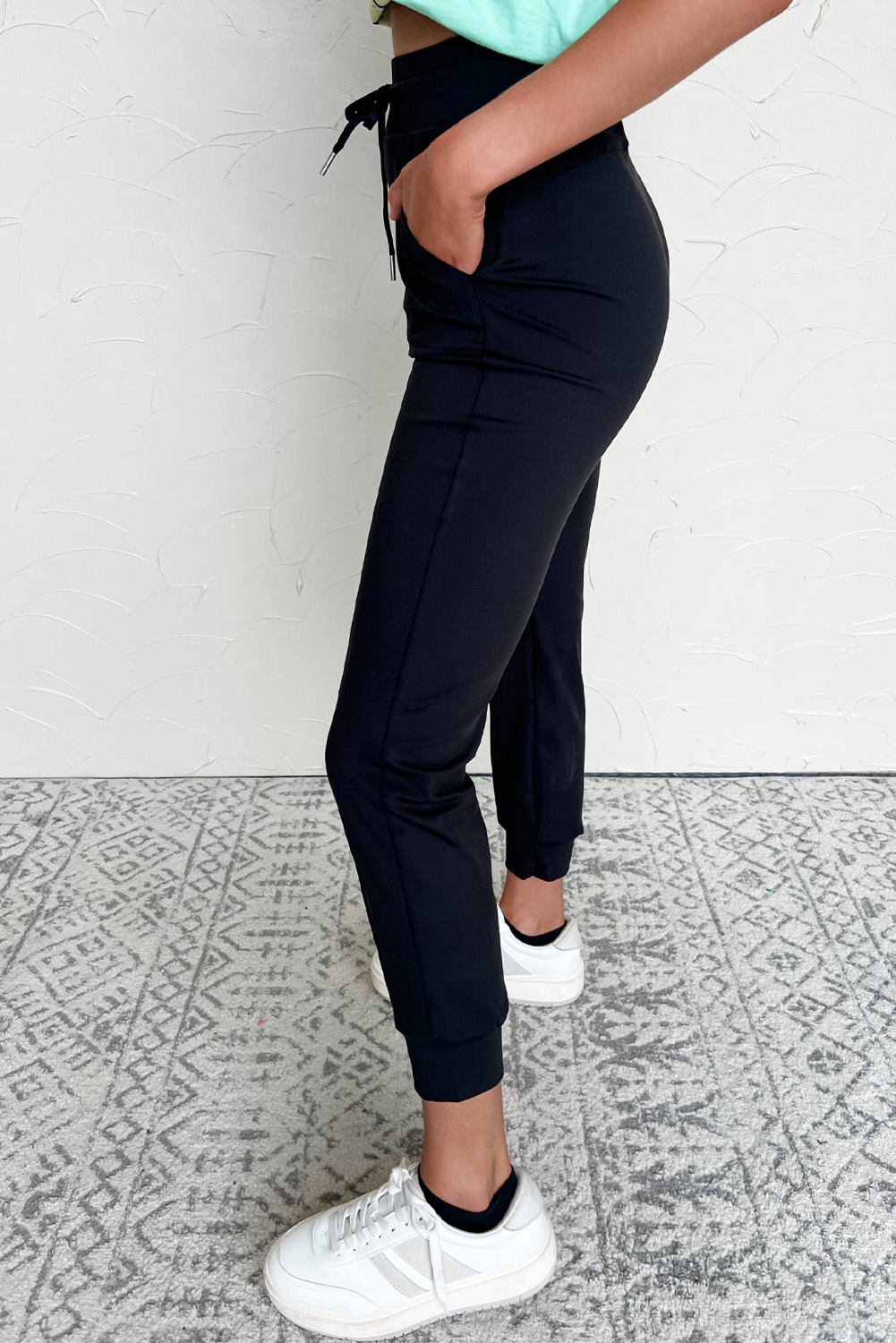 Black Exposed Seam Detail Skinny Drawstring Jogger Pants - Image 3