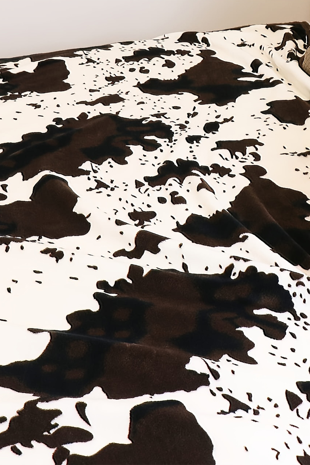 Multicolour Cow Spots Plush Blanket - Image 4