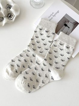 White Bow Knots Ribbed Edge Crew Socks