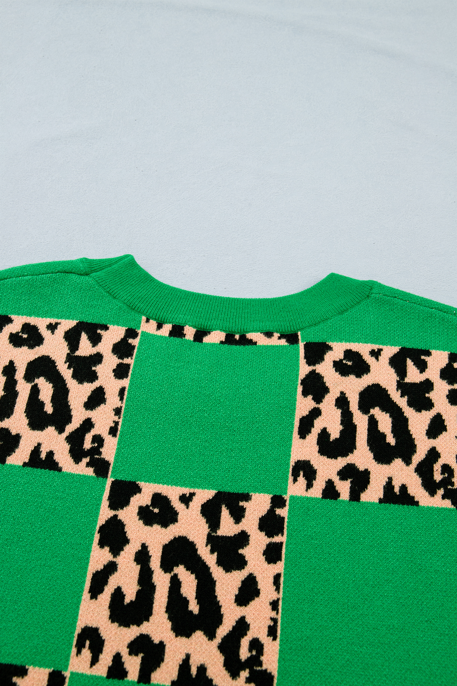 Green Plus Size Leopard Contrasted Checkered Short Sleeve Sweater - Image 4