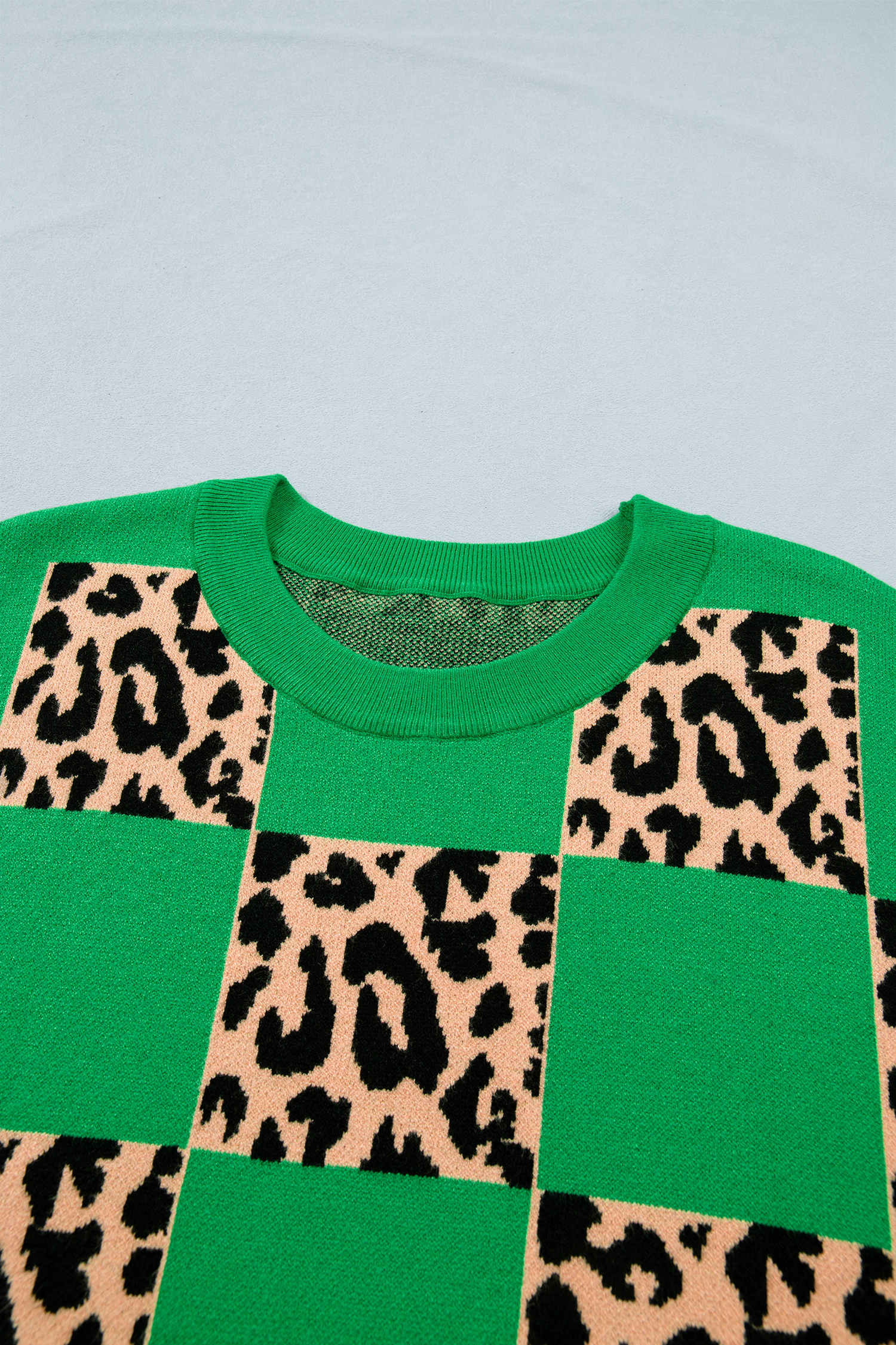 Green Plus Size Leopard Contrasted Checkered Short Sleeve Sweater - Image 8
