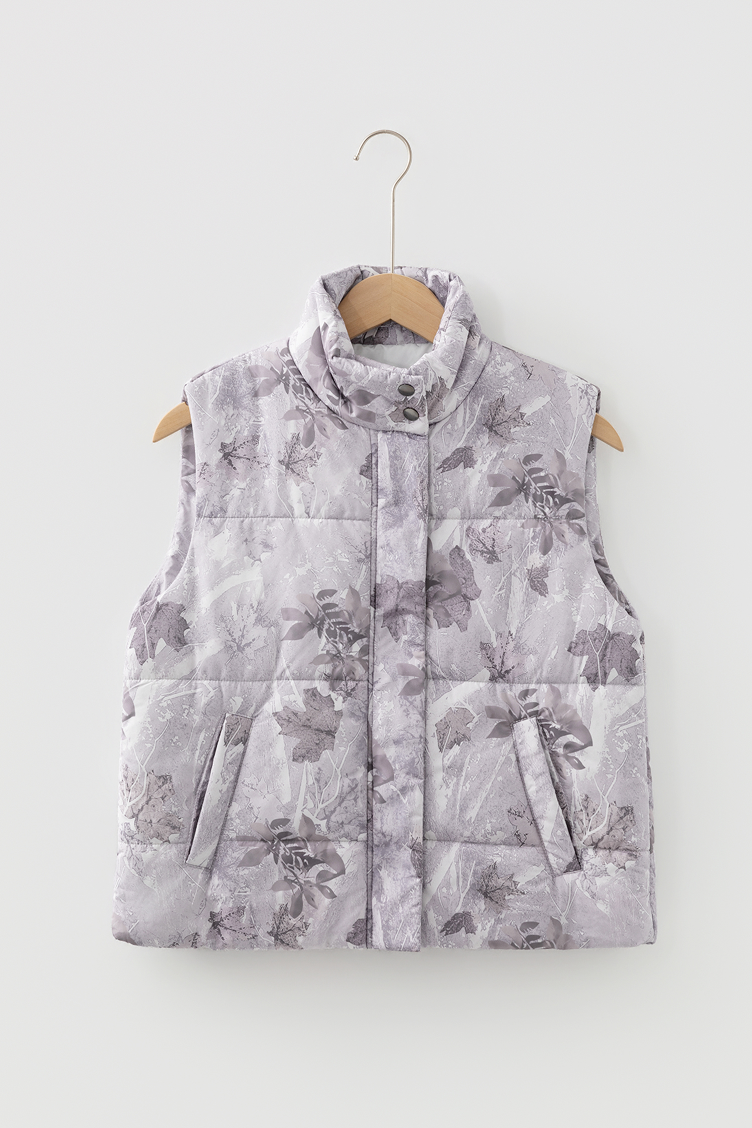 Gray Camo Leaf Print Winter Puffer Vest - Image 3