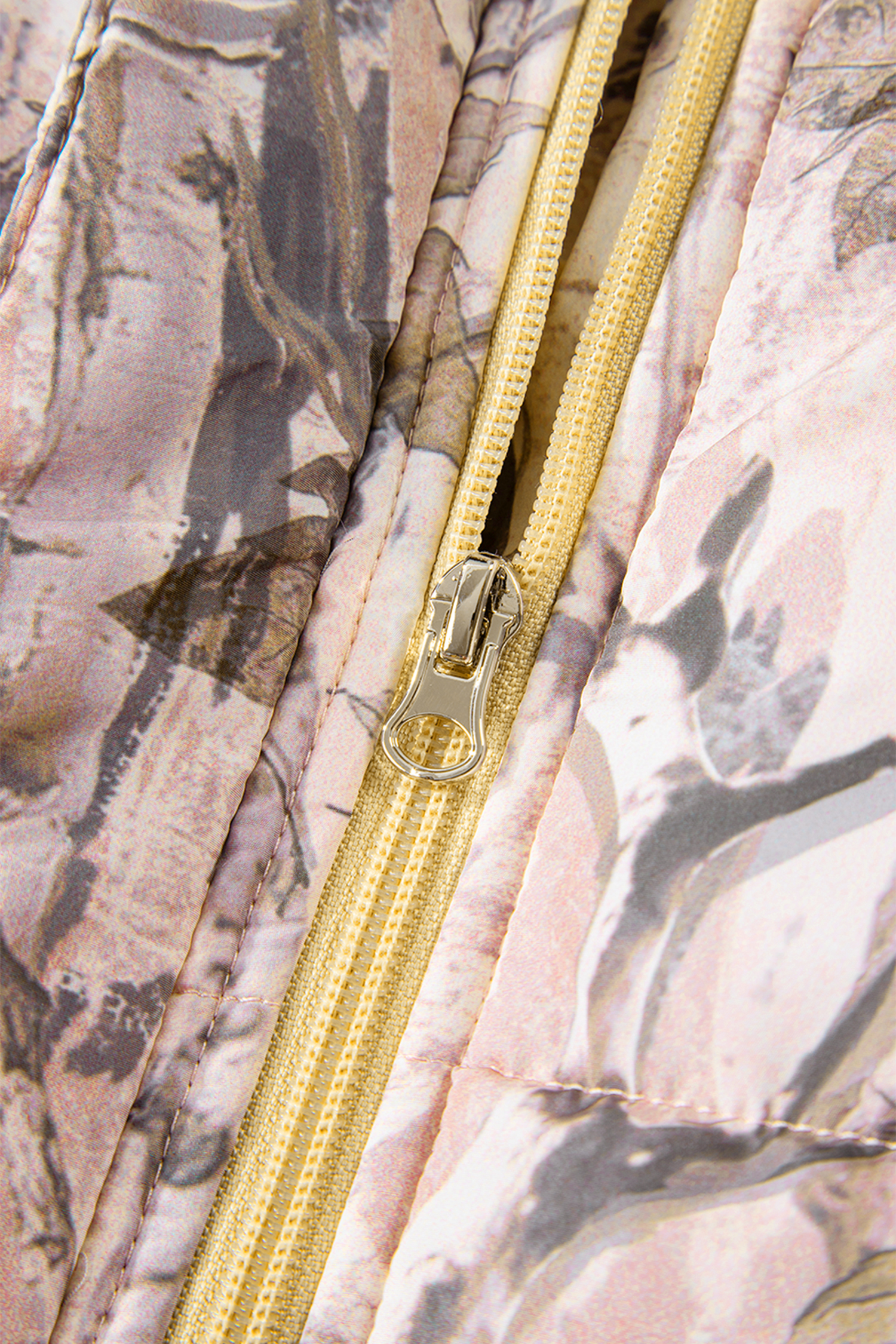 Brown Camo Leaf Print Winter Puffer Vest - Image 7