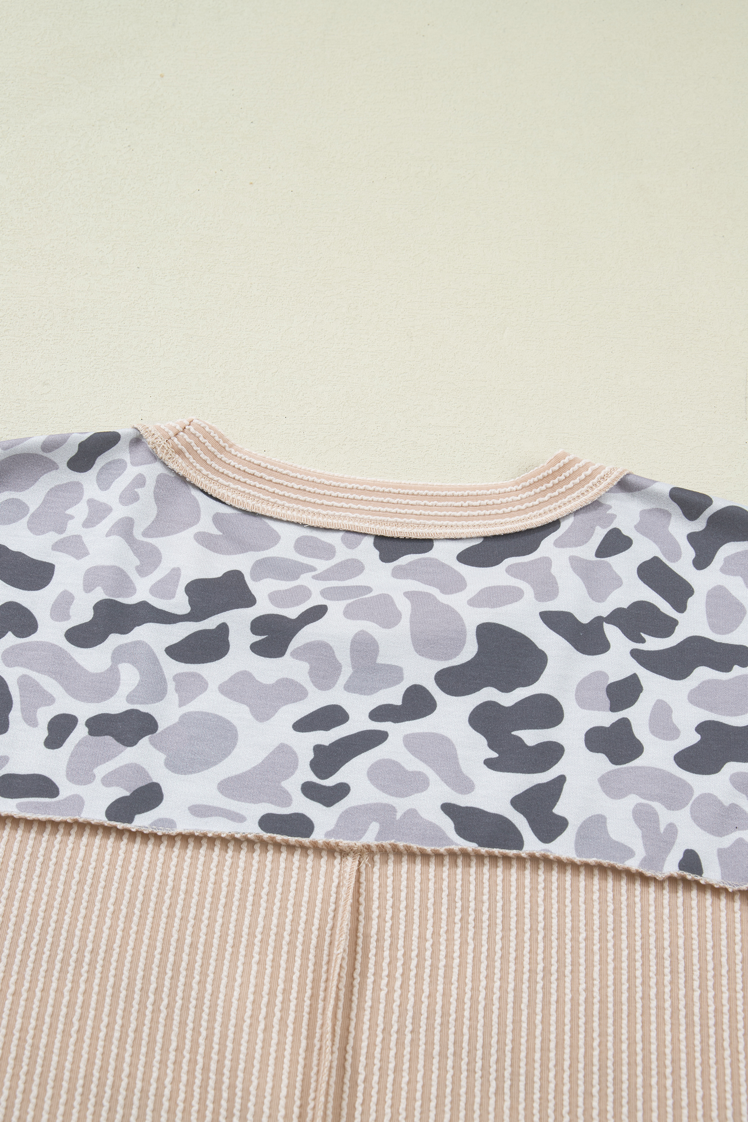 Gray Camouflage Print Twisted Ribbed Patchwork Casual T Shirt - Image 6