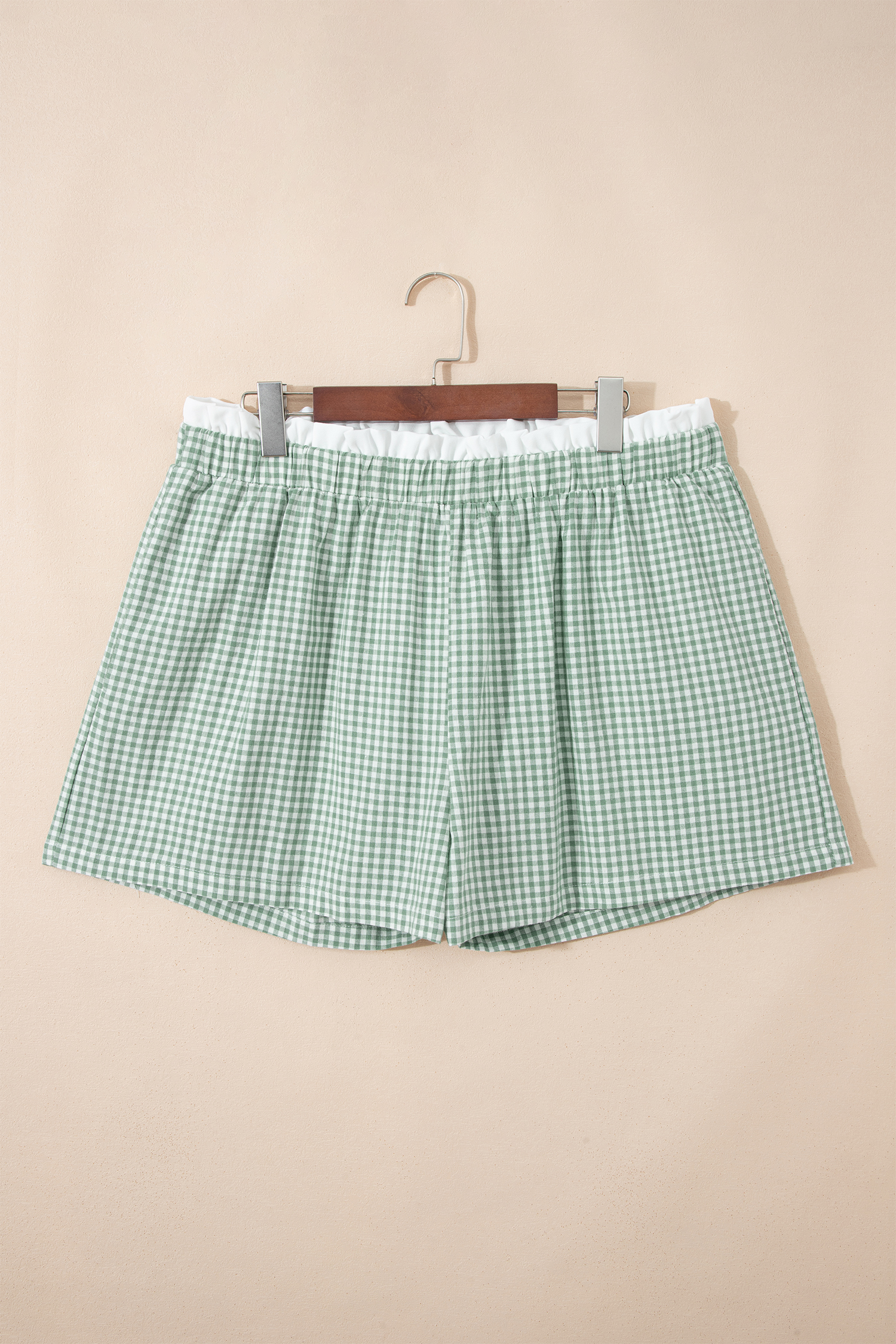 Green Contrast Trim Plaid Print Plus Size Shorts - Image 4