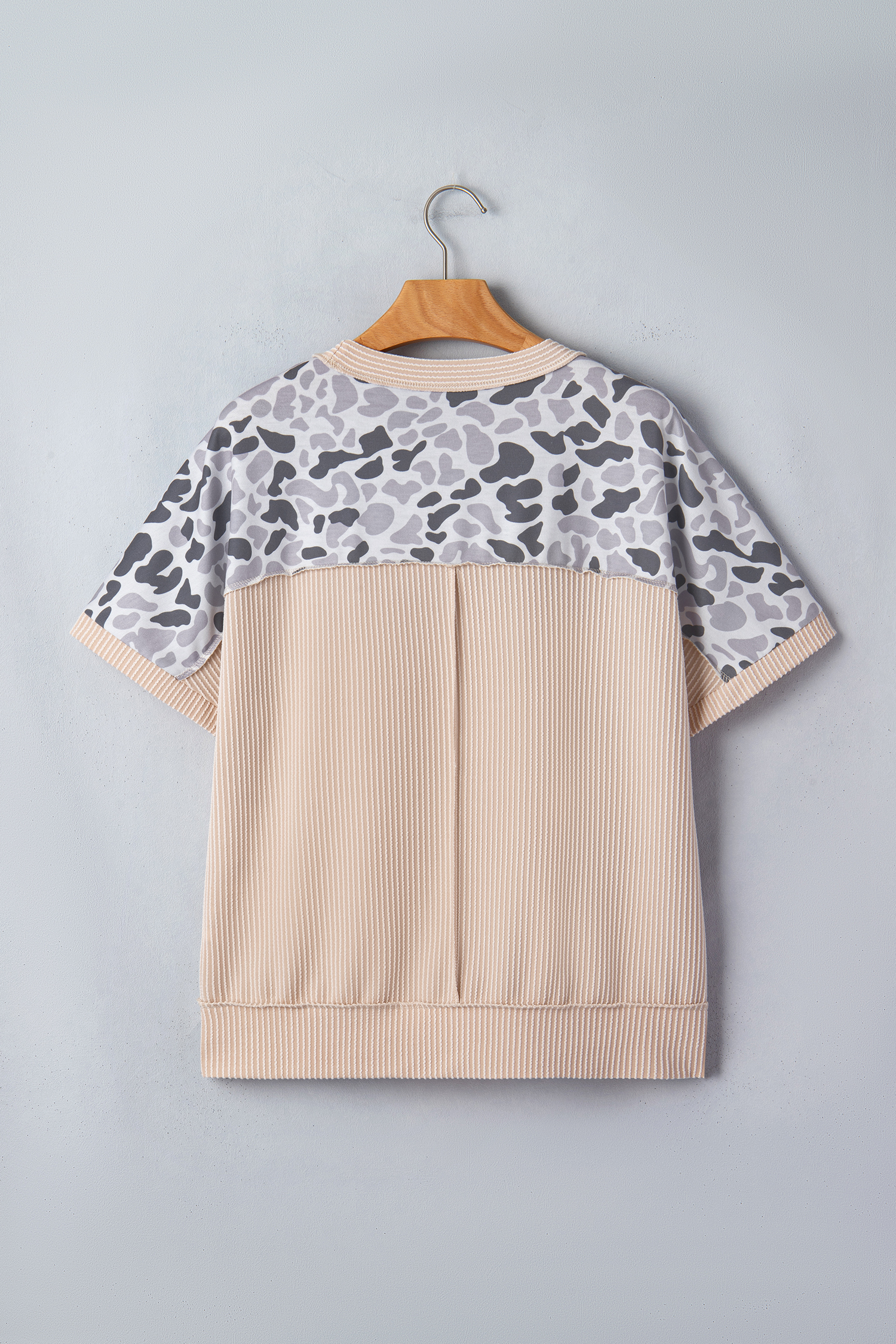 Gray Camouflage Print Twisted Ribbed Patchwork Casual T Shirt - Image 4