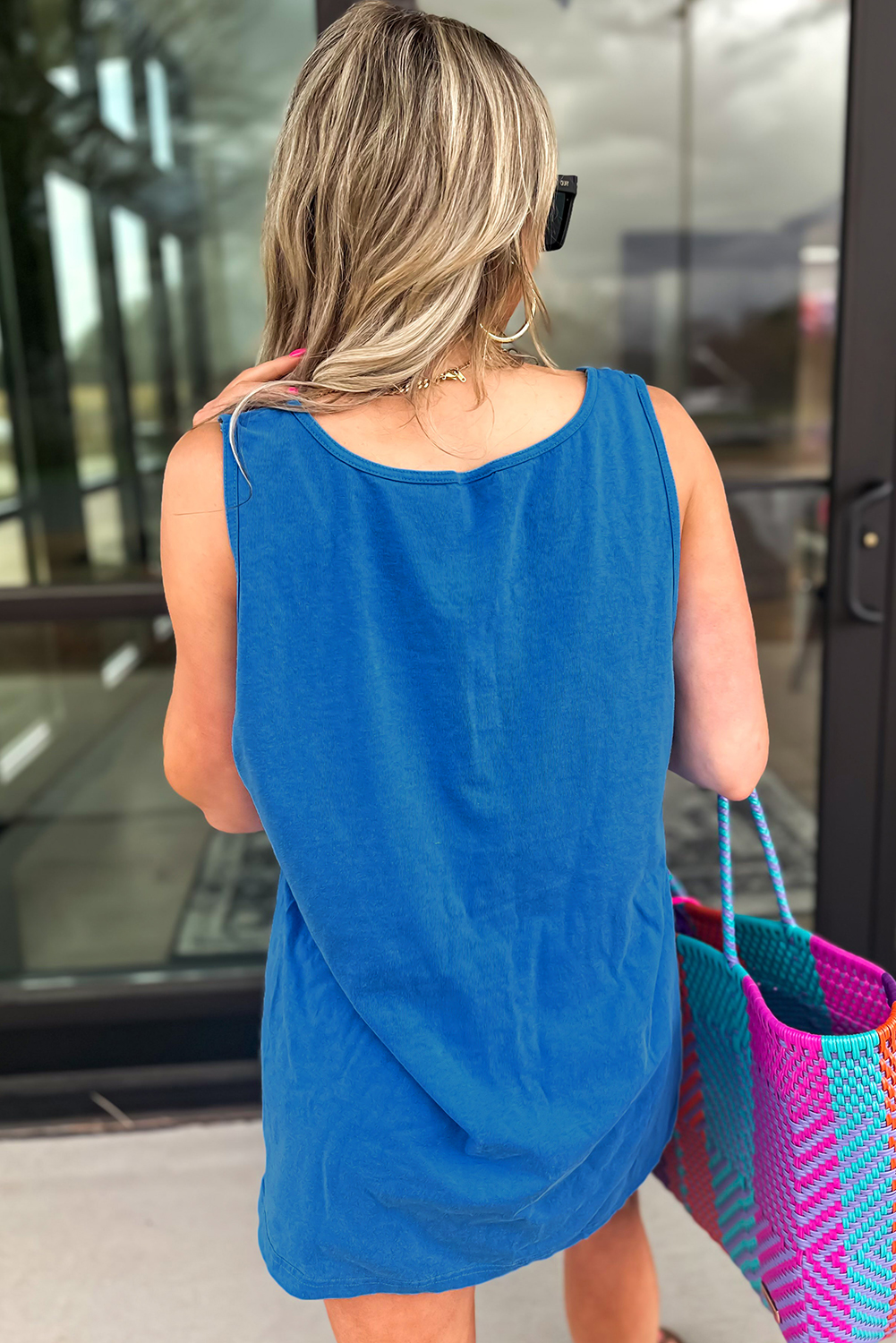 Blue Sun Graphic Casual Tank Top - Image 2