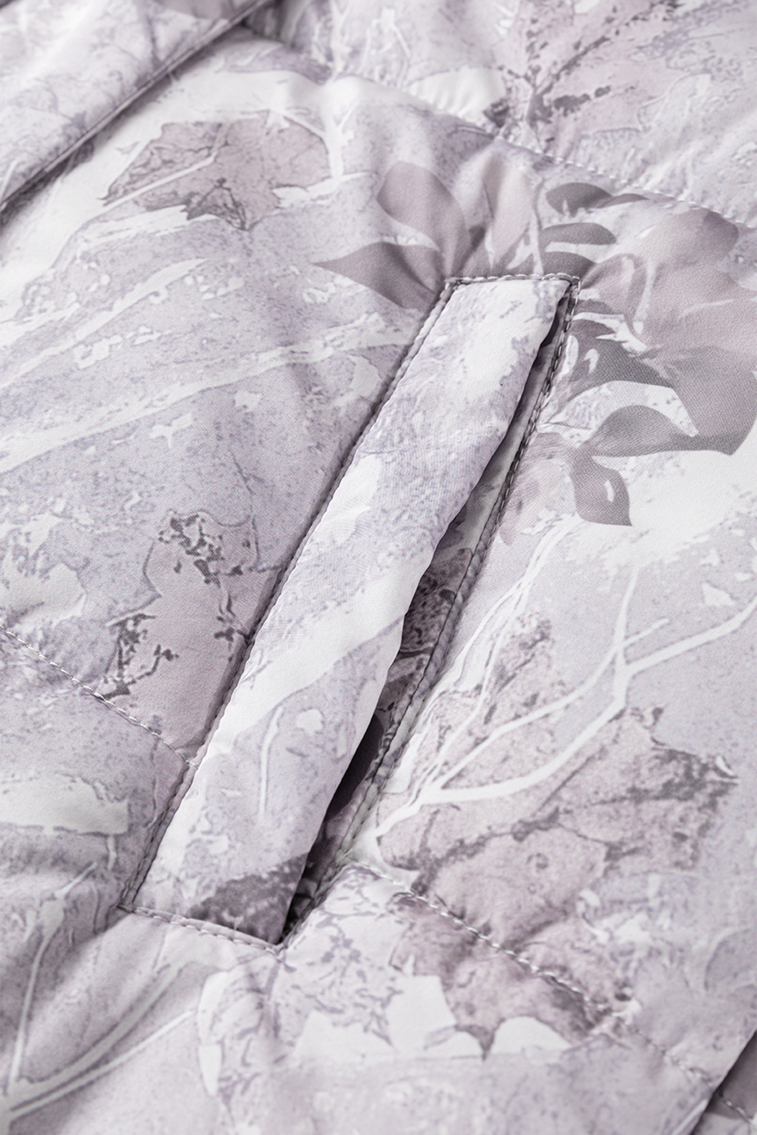 Gray Camo Leaf Print Winter Puffer Vest - Image 6