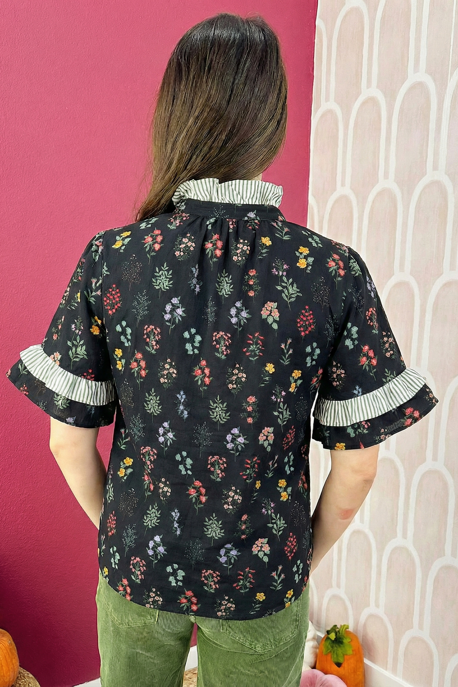 Black Contrast Frilled Trim Short Sleeve Floral Shirt - Image 2