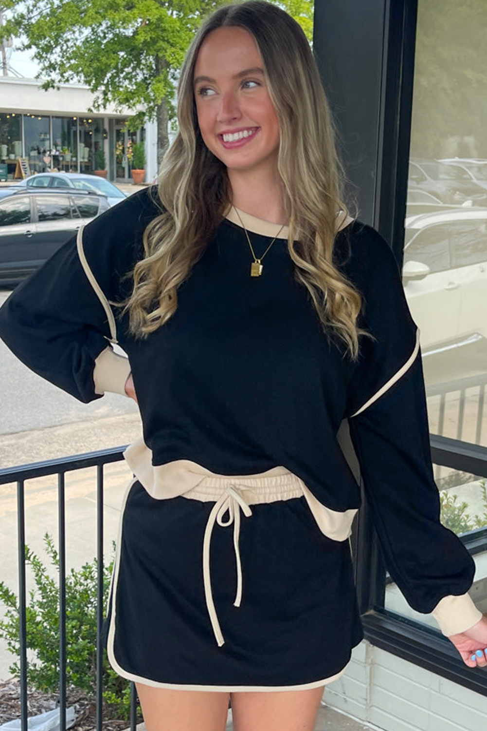 Black Color Contrast Loose Pullover and Lace-up Waist Skort Set - Image 7