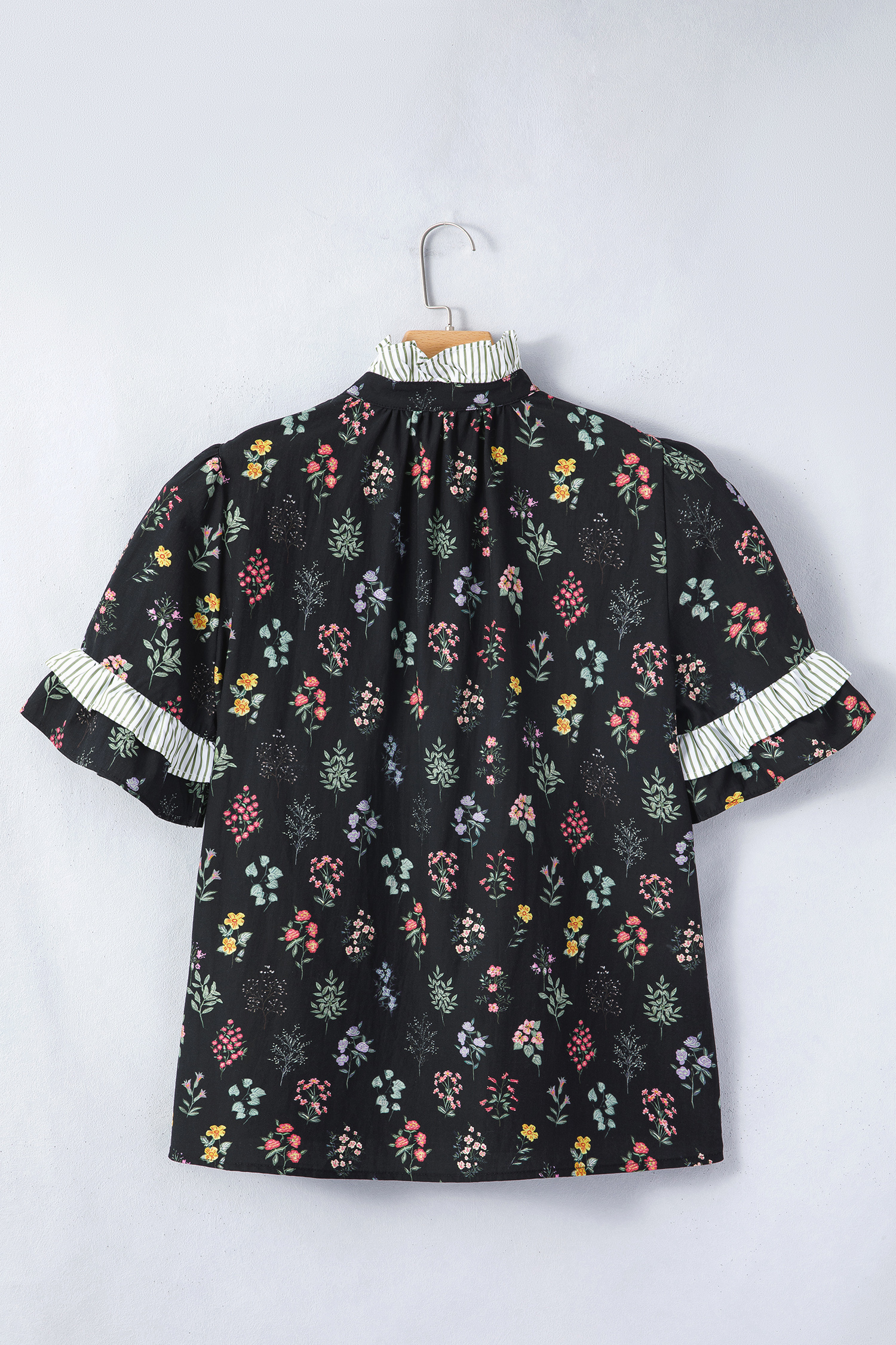 Black Contrast Frilled Trim Short Sleeve Floral Shirt - Image 5