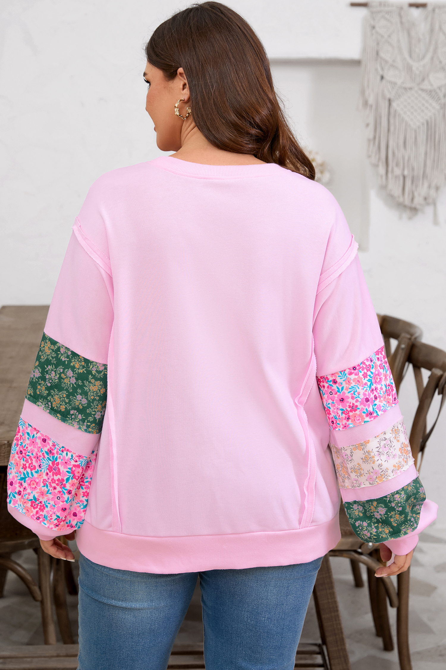 Pink Plus Size Mix Floral Patched Sleeve Ribbed Trim Baggy Sweatshirt - Image 2