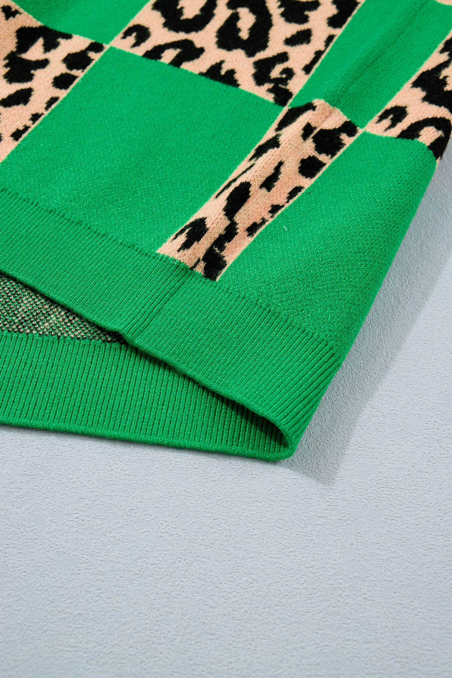 Green Plus Size Leopard Contrasted Checkered Short Sleeve Sweater - Image 6